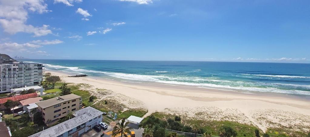 19Th Avenue On The Beach Gold Coast Esterno foto